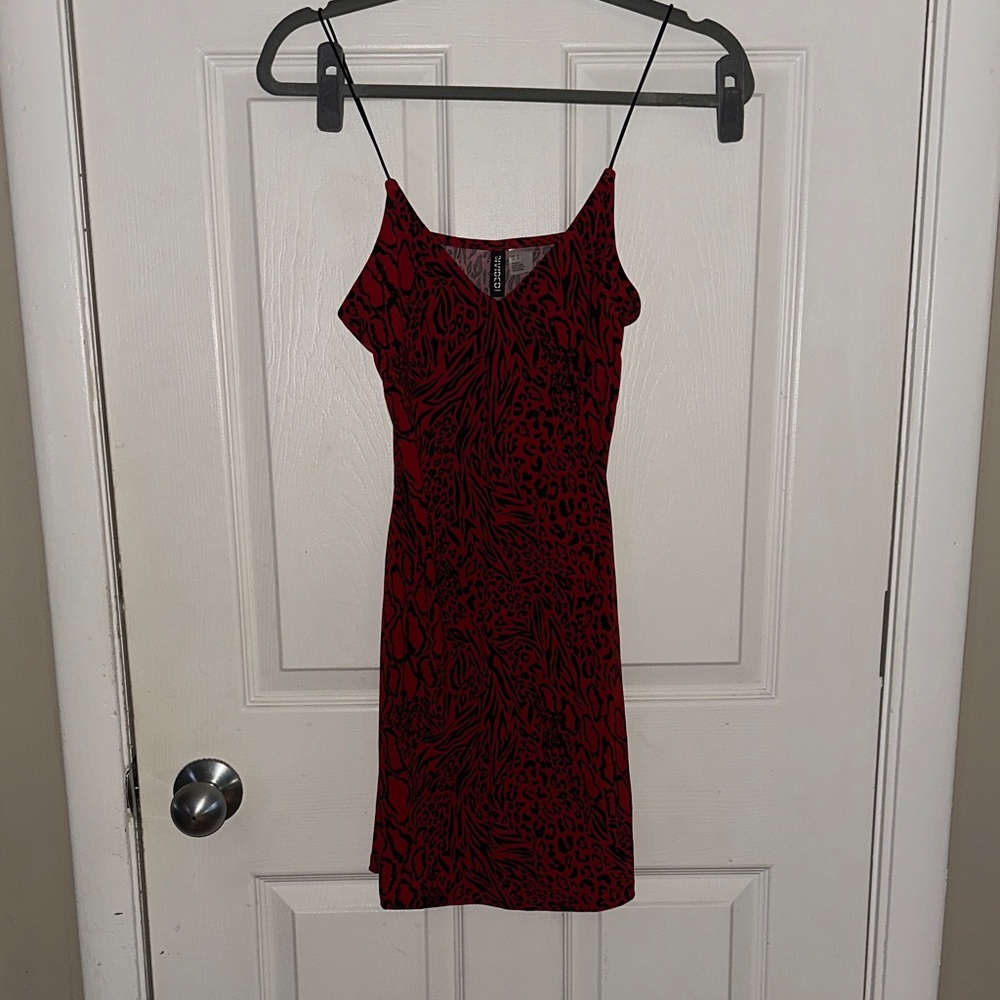 BNWT 🔥 H&M Red and Black Mini Dress